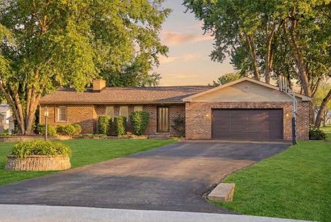 Photo of 28 S Cherry Drive, Oswego, IL 60543 (MLS # 12732956)