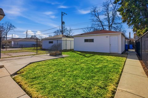 Tiny photo for 10424 S Forest Avenue, Chicago, IL 60628 (MLS # 12595163)