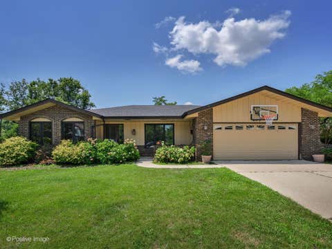 Photo of 809 Brook Court, Glen Ellyn, IL 60137 (MLS # 12711514)