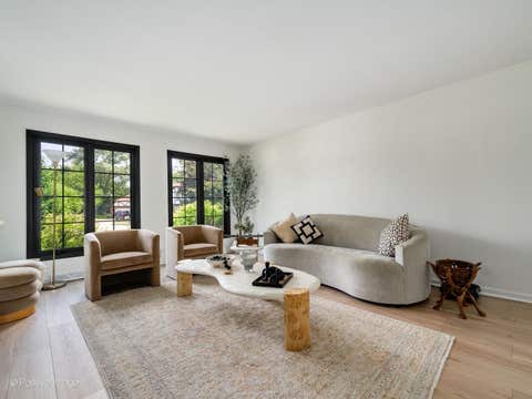 Tiny photo for 809 Brook Court, Glen Ellyn, IL 60137 (MLS # 12711514)