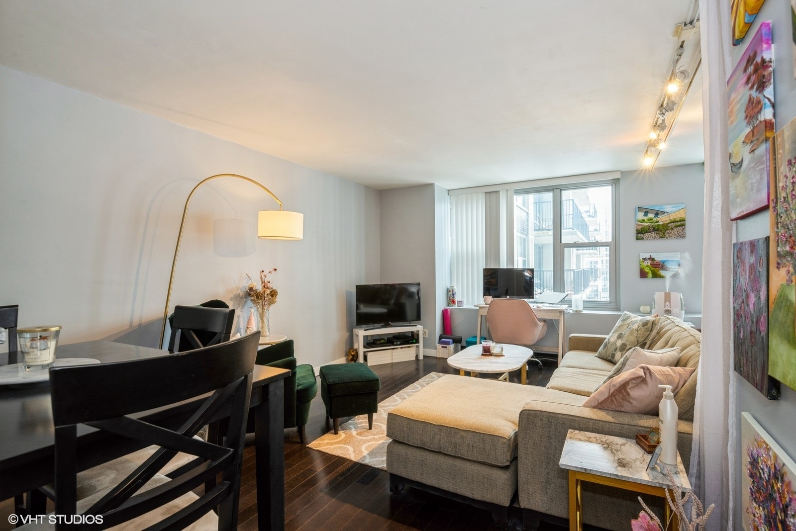 400 E Randolph Street 3502