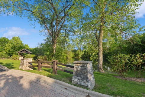 Tiny photo for 28 Aberdeen Court, Bannockburn, IL 60015 (MLS # 12659675)