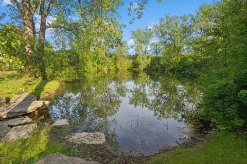 Tiny photo for 28 Aberdeen Court, Bannockburn, IL 60015 (MLS # 12659675)