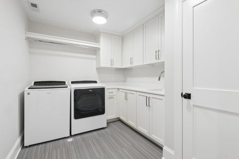 Tiny photo for 28 Aberdeen Court, Bannockburn, IL 60015 (MLS # 12659675)