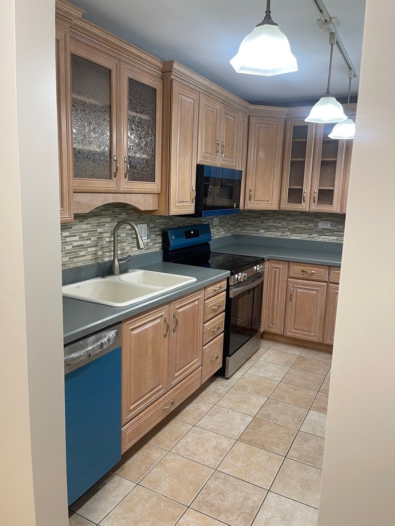 1405 E Central Road 201A