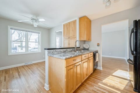 Tiny photo for 881 Manchester Course, Geneva, IL 60134 (MLS # 12637607)
