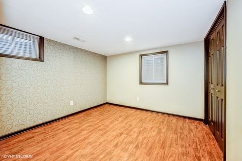 Tiny photo for 881 Manchester Course, Geneva, IL 60134 (MLS # 12637607)