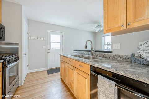 Tiny photo for 881 Manchester Course, Geneva, IL 60134 (MLS # 12637607)