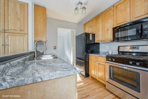 Tiny photo for 881 Manchester Course, Geneva, IL 60134 (MLS # 12637607)