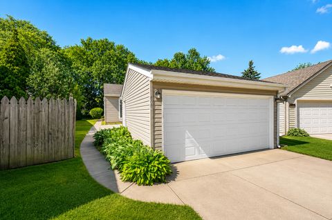Tiny photo for 881 Manchester Course, Geneva, IL 60134 (MLS # 12637607)