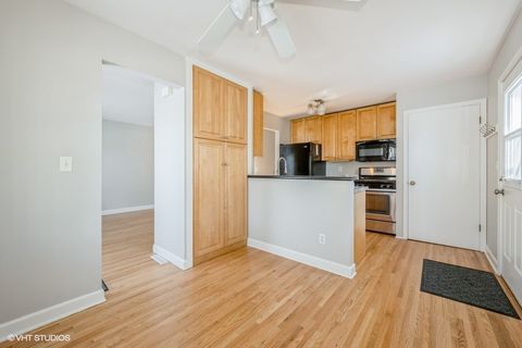 Tiny photo for 881 Manchester Course, Geneva, IL 60134 (MLS # 12637607)