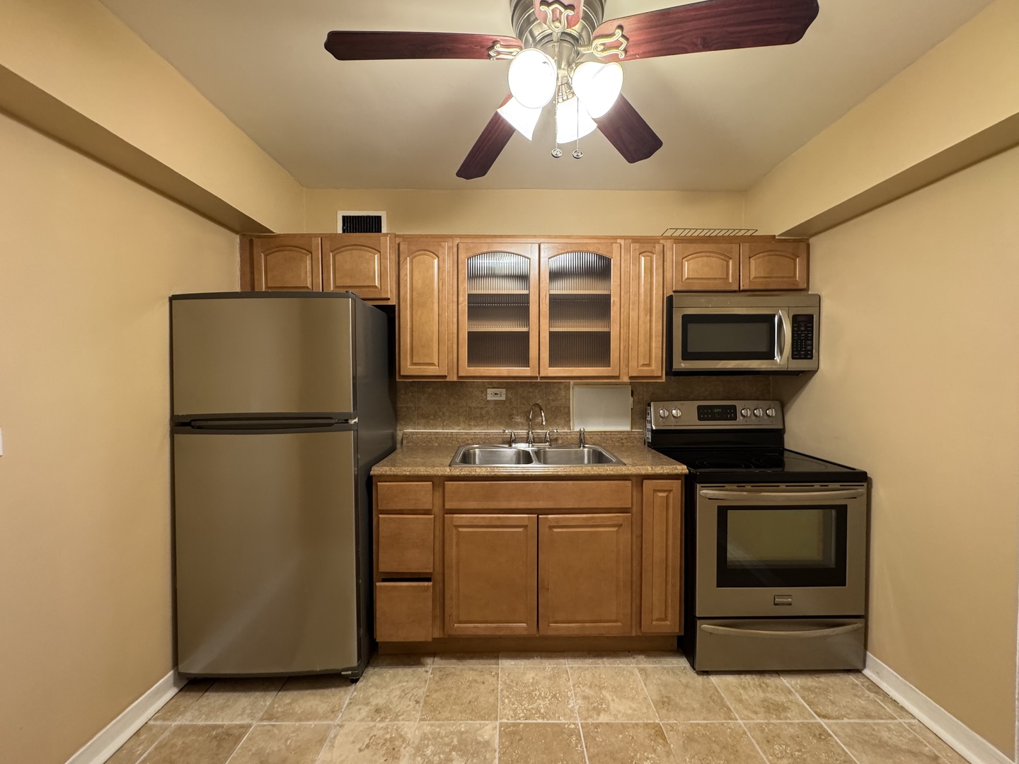 7337 S SOUTH SHORE Drive 1221