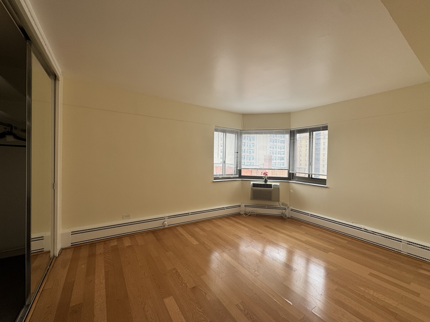 7337 S SOUTH SHORE Drive 1221