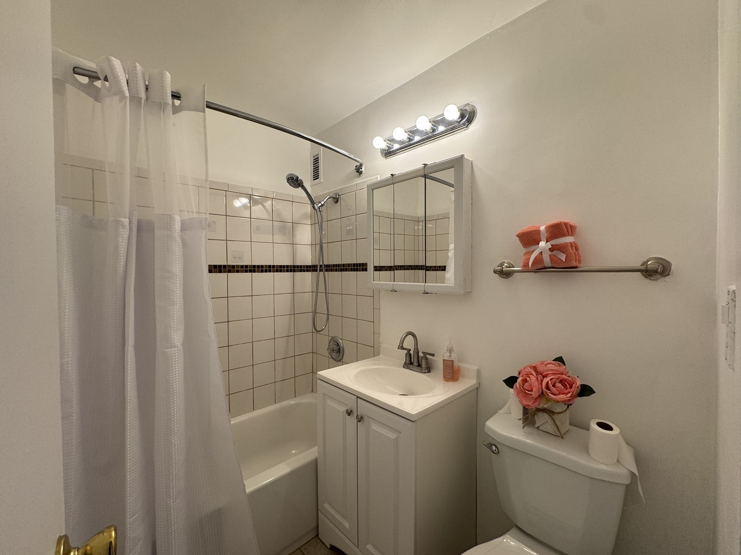 7337 S SOUTH SHORE Drive 1221