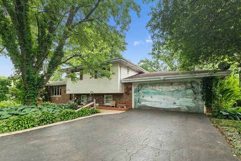 Photo of 520 E Joliet Highway, New Lenox, IL 60451 (MLS # 12669303)