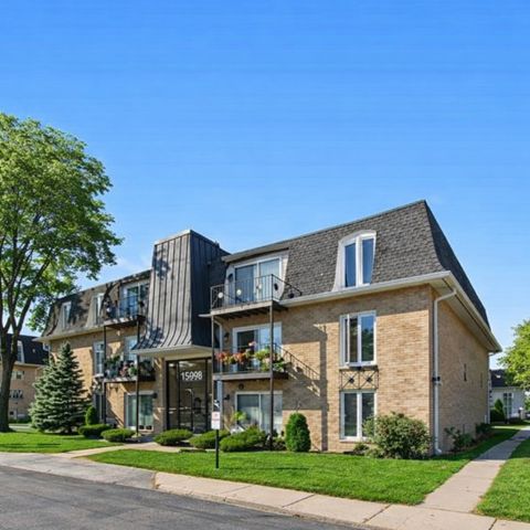 Photo of 10308 Circle Drive #301, Oak Lawn, IL 60453 (MLS # 12586647)