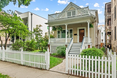 Photo of 4896 N Hermitage Avenue, Chicago, IL 60640 (MLS # 12774289)
