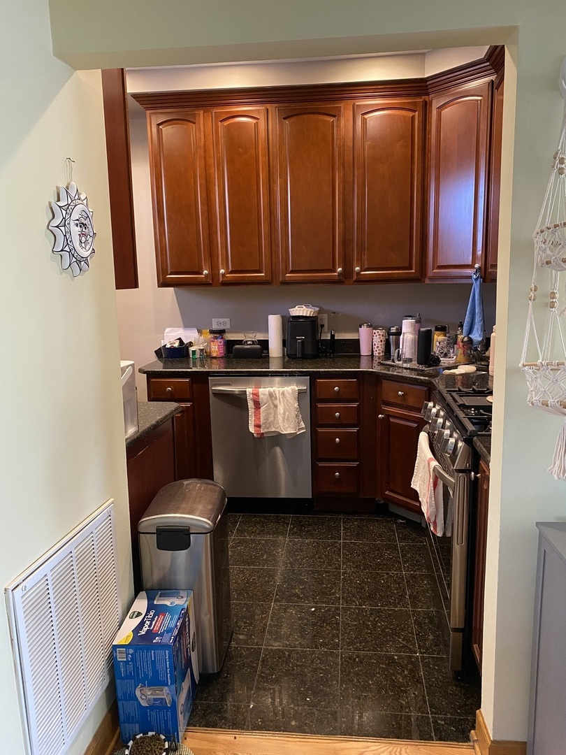 3420 W Carmen Avenue 2