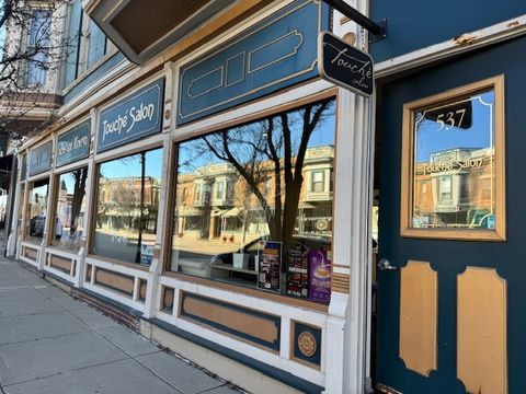 537 N Milwaukee Avenue Libertyville IL 60048