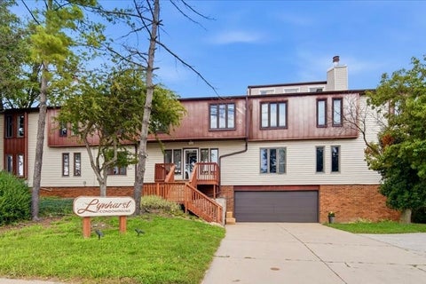Photo of 2802 E Lincoln Street #1B, Bloomington, IL 61704 (MLS # 12706335)