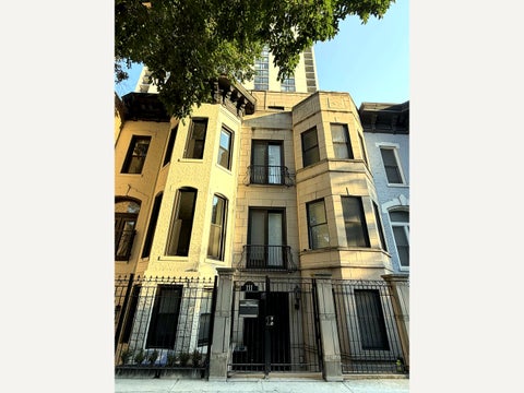 Photo of 111 W ELM Street, Chicago, IL 60610 (MLS # 12705648)