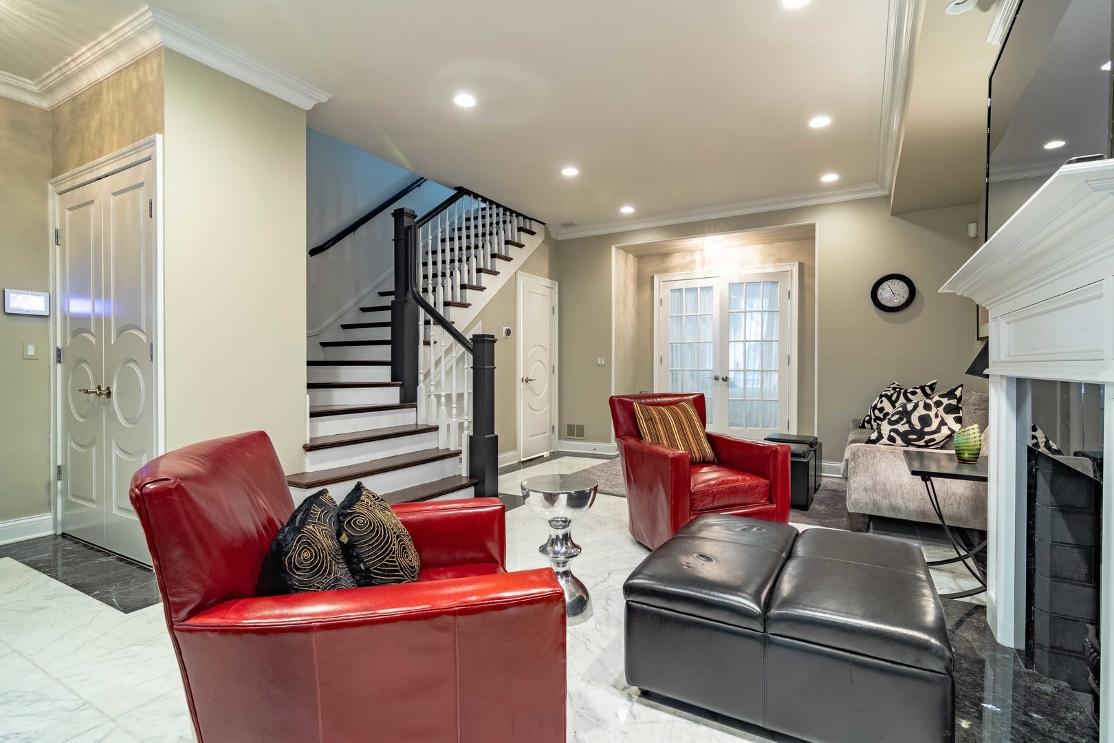 111 W ELM Street