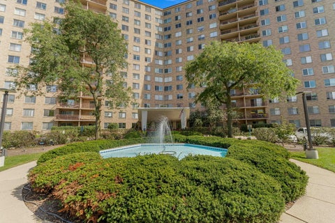 Photo of 6833 N Kedzie Avenue #A1511, Chicago, IL 60645 (MLS # 12640740)