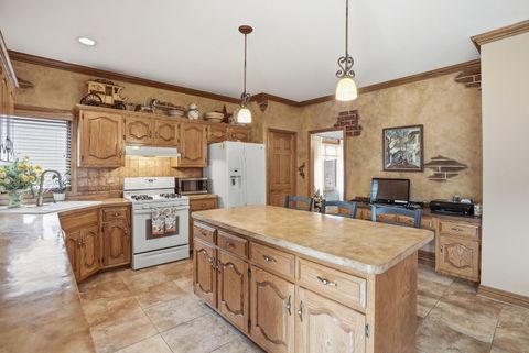 Tiny photo for 10752 Lockwood Avenue, Oak Lawn, IL 60453 (MLS # 12584172)