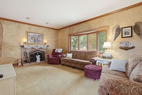 Tiny photo for 10752 Lockwood Avenue, Oak Lawn, IL 60453 (MLS # 12584172)