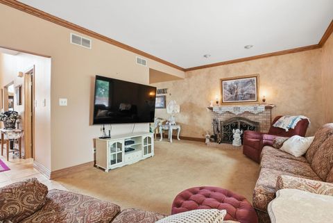 Tiny photo for 10752 Lockwood Avenue, Oak Lawn, IL 60453 (MLS # 12584172)