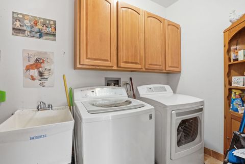 Tiny photo for 10752 Lockwood Avenue, Oak Lawn, IL 60453 (MLS # 12584172)