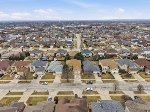 Tiny photo for 10752 Lockwood Avenue, Oak Lawn, IL 60453 (MLS # 12584172)