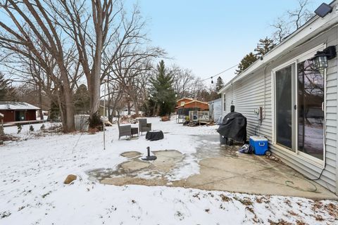 Tiny photo for 4609 W Shore Drive, Wonder Lake, IL 60097 (MLS # 12537775)