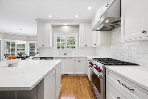 Tiny photo for 1070 Sir William Lane, Lake Forest, IL 60045 (MLS # 12729952)