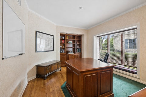 Tiny photo for 1070 Sir William Lane, Lake Forest, IL 60045 (MLS # 12729952)