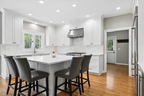 Tiny photo for 1070 Sir William Lane, Lake Forest, IL 60045 (MLS # 12729952)