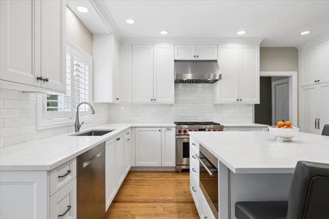 Tiny photo for 1070 Sir William Lane, Lake Forest, IL 60045 (MLS # 12729952)