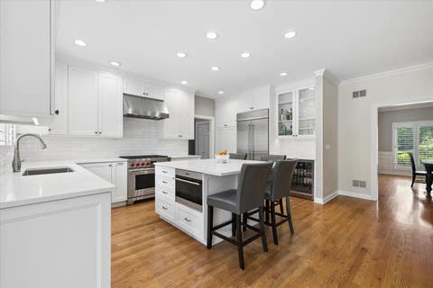 Tiny photo for 1070 Sir William Lane, Lake Forest, IL 60045 (MLS # 12729952)