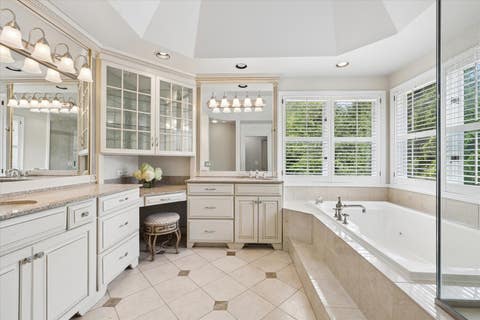 Tiny photo for 1070 Sir William Lane, Lake Forest, IL 60045 (MLS # 12729952)