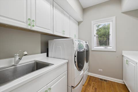 Tiny photo for 1070 Sir William Lane, Lake Forest, IL 60045 (MLS # 12729952)