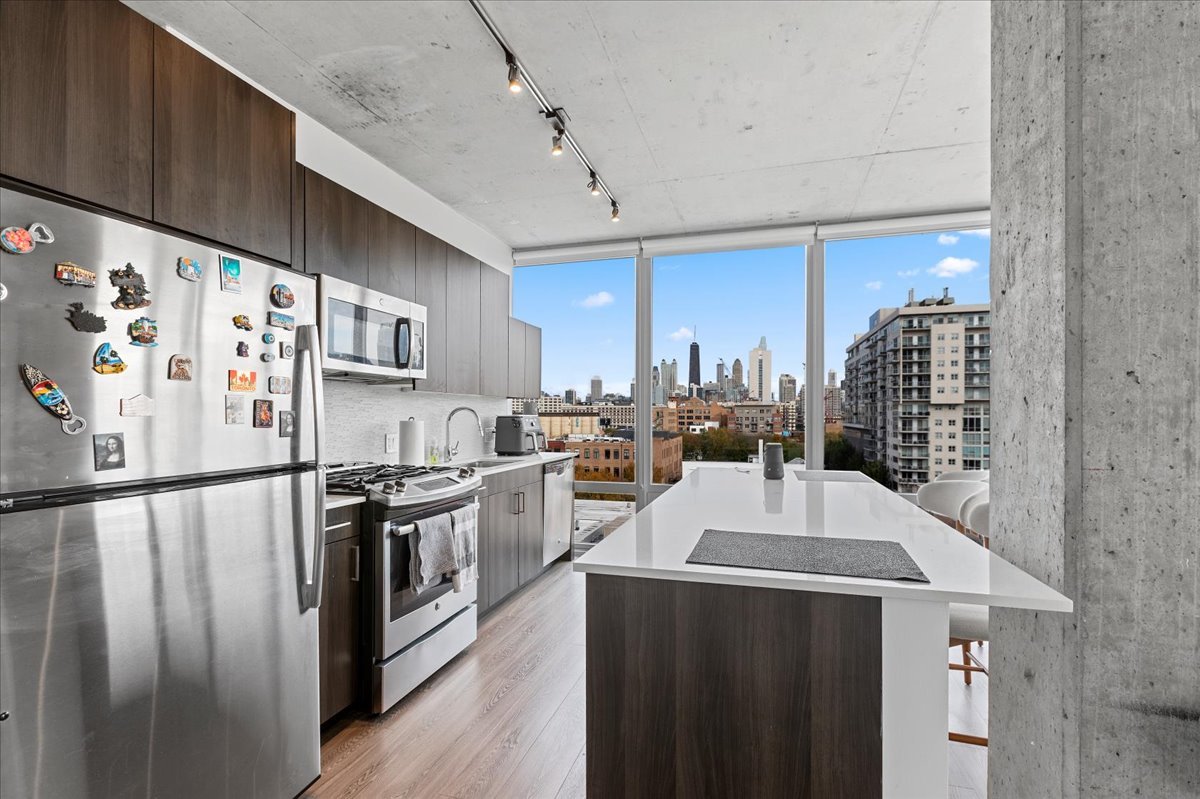 728 N Morgan Street 709