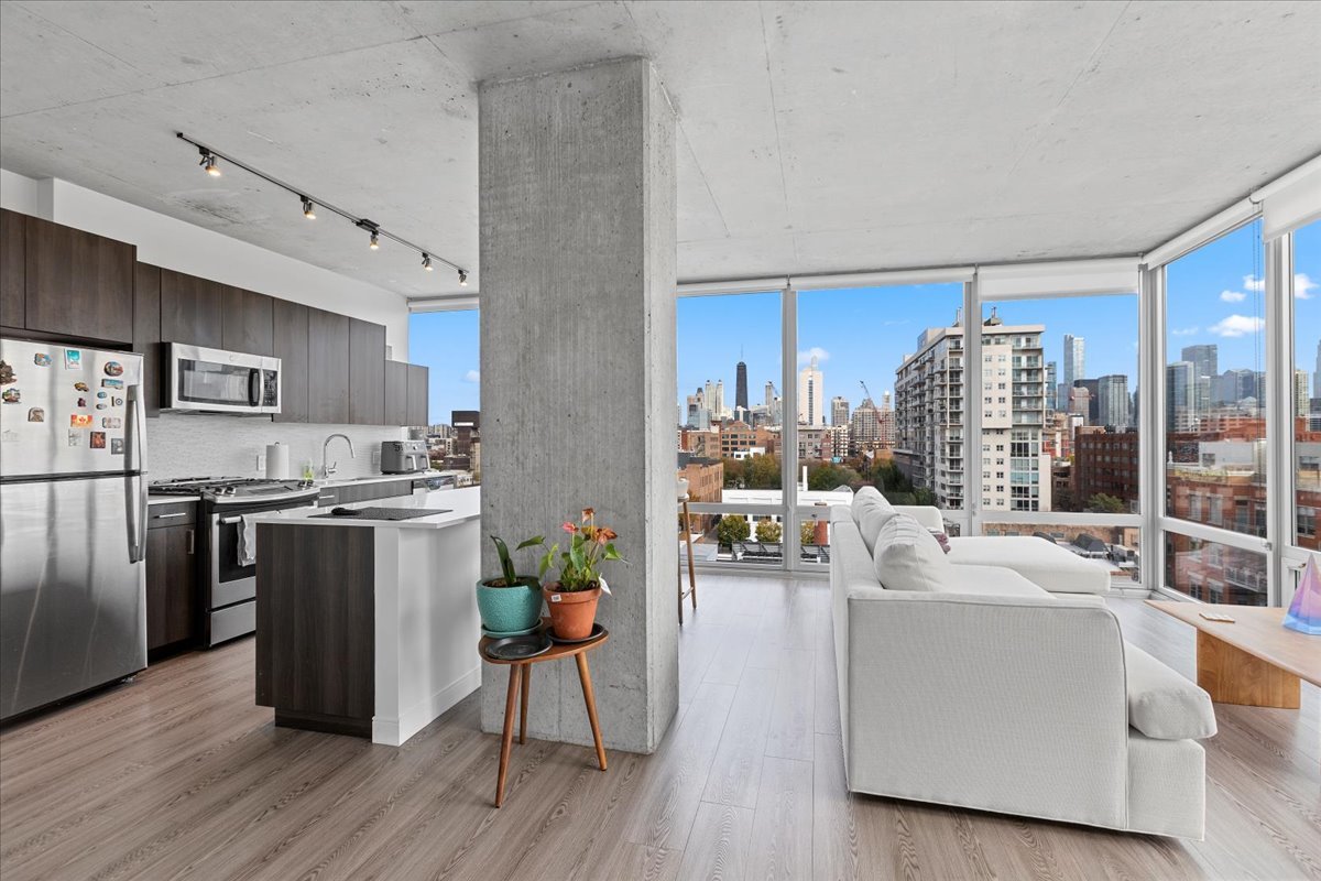 728 N Morgan Street 709