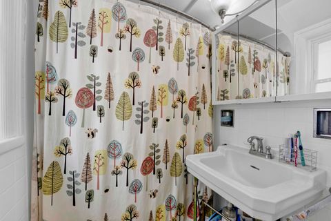 Tiny photo for 6043 N Keeler Avenue, Chicago, IL 60646 (MLS # 12675445)