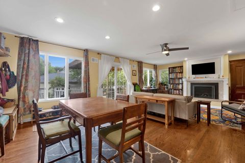 Tiny photo for 6043 N Keeler Avenue, Chicago, IL 60646 (MLS # 12675445)