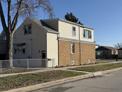 Tiny photo for 5658 S Meade Avenue, Chicago, IL 60638 (MLS # 12598230)