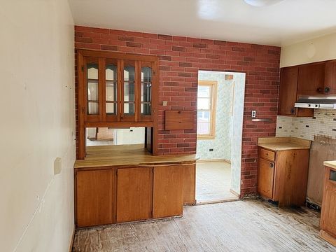 Tiny photo for 5658 S Meade Avenue, Chicago, IL 60638 (MLS # 12598230)
