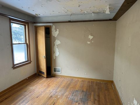 Tiny photo for 5658 S Meade Avenue, Chicago, IL 60638 (MLS # 12598230)