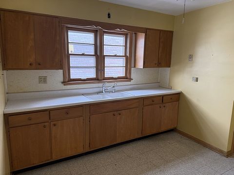 Tiny photo for 5658 S Meade Avenue, Chicago, IL 60638 (MLS # 12598230)