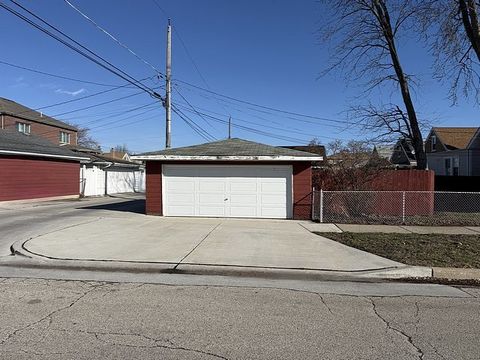 Tiny photo for 5658 S Meade Avenue, Chicago, IL 60638 (MLS # 12598230)