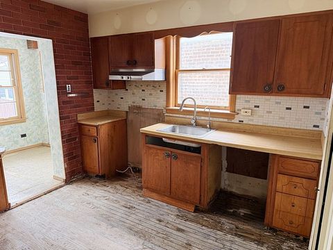 Tiny photo for 5658 S Meade Avenue, Chicago, IL 60638 (MLS # 12598230)